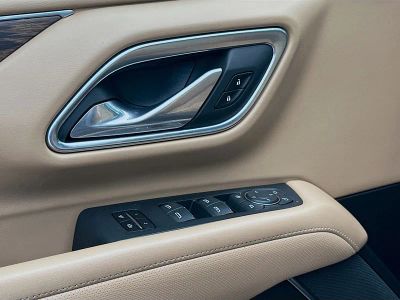 2023 Chevrolet Suburban — photo 16 view