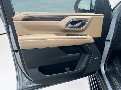 2023 Chevrolet Suburban — photo 19 view
