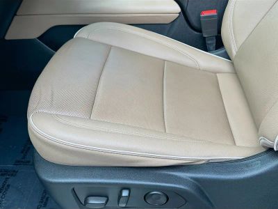 2023 Chevrolet Suburban — photo 17 view