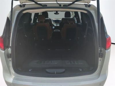 2017 Chrysler Pacifica — photo 14 view