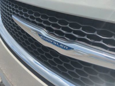 2017 Chrysler Pacifica — photo 13 view