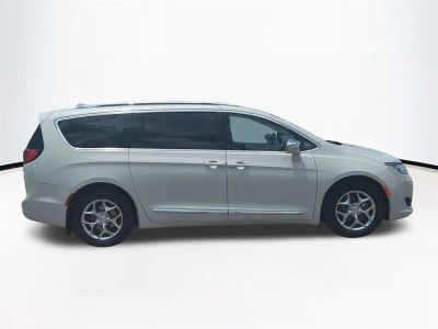 2017 Chrysler Pacifica — interior view