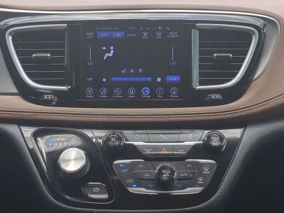2017 Chrysler Pacifica — photo 21 view
