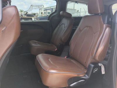 2017 Chrysler Pacifica — photo 16 view