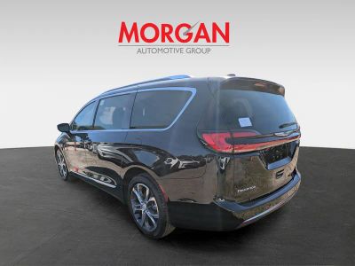 2026 Chrysler Pacifica — detail view
