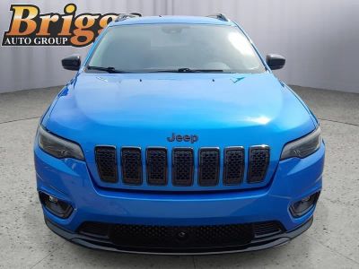 2023 Jeep Cherokee — side profile view
