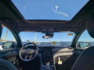 2026 Jeep Grand Cherokee — photo 10 view