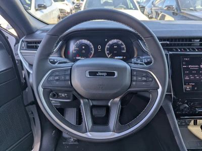 2026 Jeep Grand Cherokee — photo 17 view
