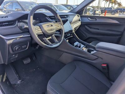 2026 Jeep Grand Cherokee — photo 14 view