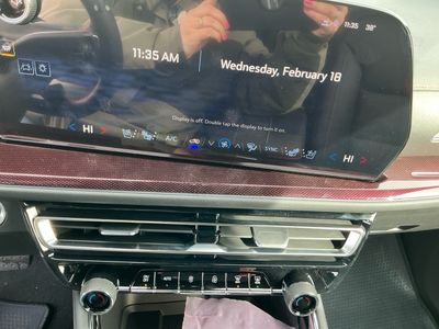 2026 Chevrolet Traverse — photo 12 view