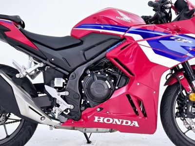 2025 Honda CBR500R - Photo 16