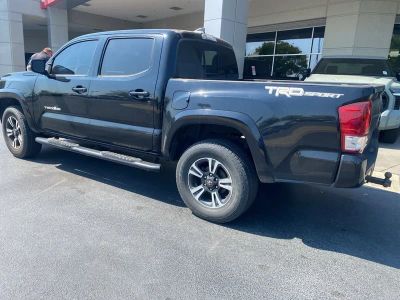 2017 Toyota Tacoma SR5 - Photo 3