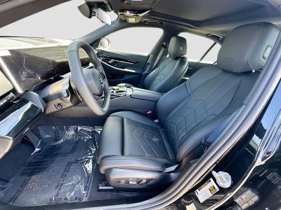 2026 BMW 5 Series — photo 16 view