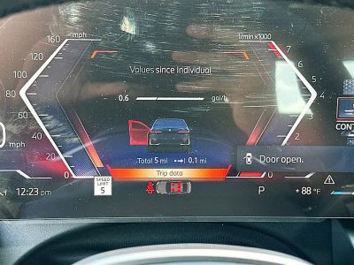 2026 BMW 5 Series — photo 9 view