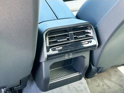 2026 BMW 5 Series — photo 19 view