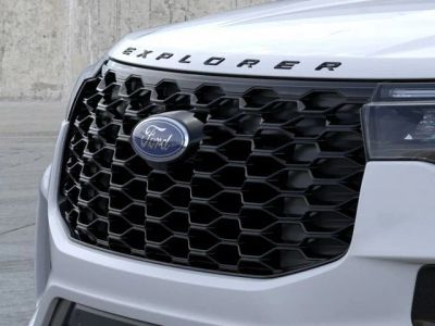 2026 Ford Explorer — photo 17 view