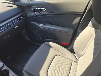 2026 Kia Sportage Plug-In Hybrid — photo 16 view