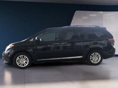 2015 Toyota Sienna — side profile view