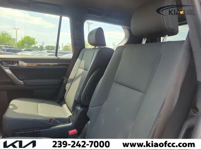 2023 Lexus GX — photo 12 view