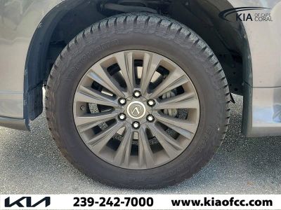 2023 Lexus GX — photo 8 view
