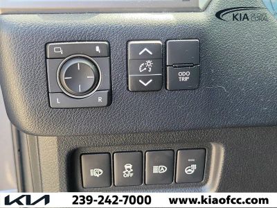 2023 Lexus GX — photo 21 view