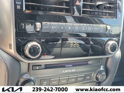 2023 Lexus GX — photo 26 view