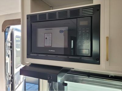 2026 Grand Design Transcend One - Photo 12