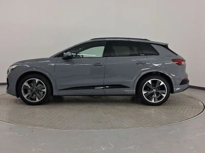 2026 2024 Q4 e-tron SUV - Photo 2