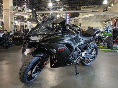 2026 Kawasaki Ninja 650 - Photo 3