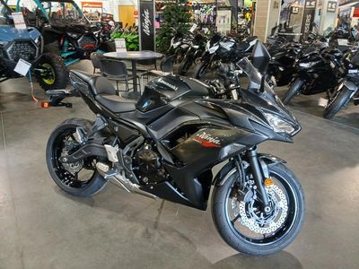 2026 Kawasaki Ninja 650 - Photo 2