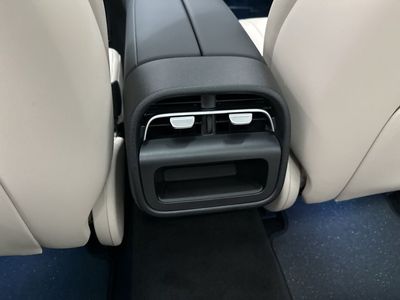 2026 Mercedes-Benz E-Class - Photo 21