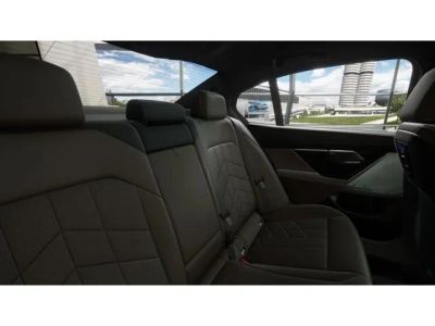 2027 BMW 5 Series — photo 12 view