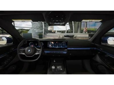 2027 BMW 5 Series — photo 10 view