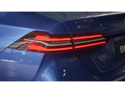 2027 BMW 5 Series — photo 8 view