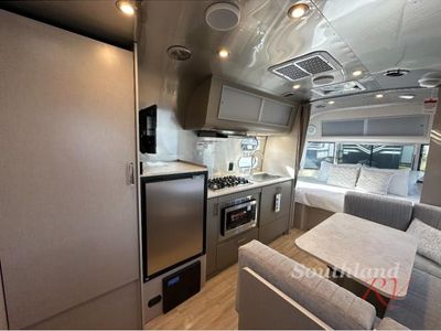 2025 Airstream Caravel - Photo 11