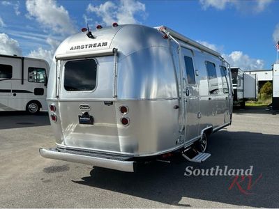 2025 Airstream Caravel - Photo 4