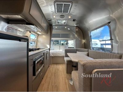 2025 Airstream Caravel - Photo 12