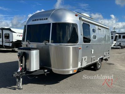 2025 Airstream Caravel - Photo 2