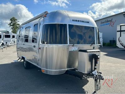 2025 Airstream Caravel - Photo 1