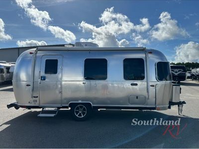 2025 Airstream Caravel - Photo 7