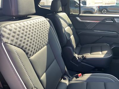 2025 GMC Acadia - Photo 8
