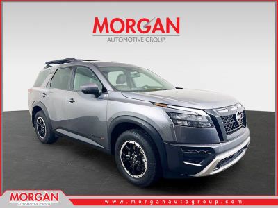 2023 Nissan Pathfinder Rock Creek in Gray — front three-quarter view