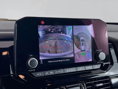 2023 Nissan Pathfinder — photo 11 view