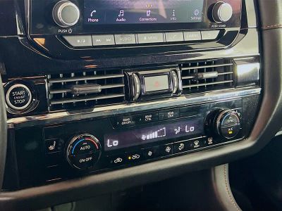 2023 Nissan Pathfinder — photo 12 view