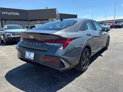 2026 Hyundai Elantra - Photo 25