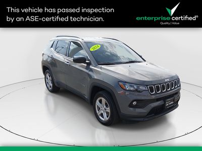 2024 Jeep Compass Latitude 4x4 — front three-quarter view