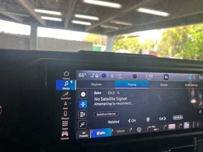2025 Jeep Wrangler — photo 36 view