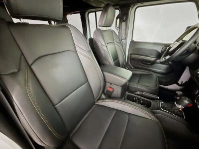 2025 Jeep Wrangler — photo 31 view