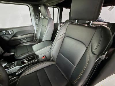 2025 Jeep Wrangler — photo 22 view