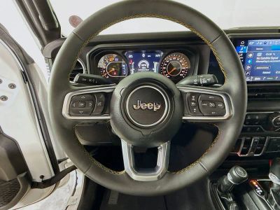 2025 Jeep Wrangler — photo 9 view